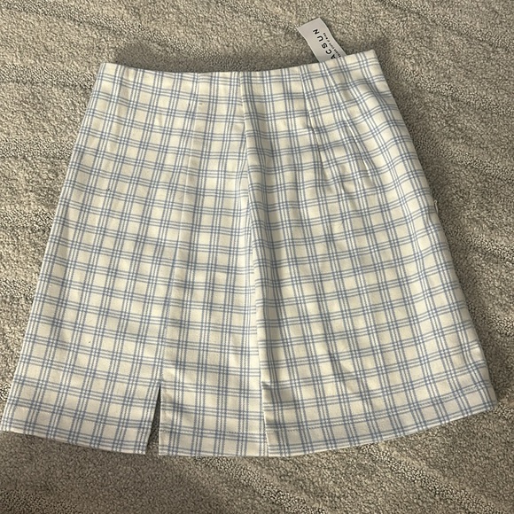Pacsun blue and white plaid skirt new with tags - Picture 2 of 5